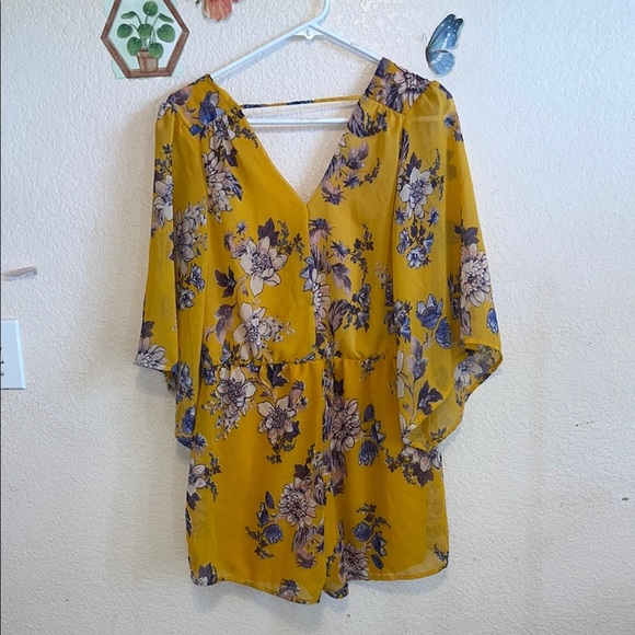 Bailey Blue Yellow Bell Sleeve Blouse with Tie Front - Picture 6 of 8